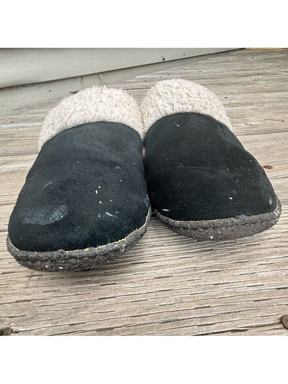 Sorel Black and Cream Slippers with Sleek Design - Picture 5 of 6